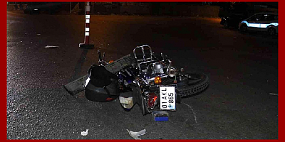 Adana'da cipe çarpan motosiklet sürücüsü öldü