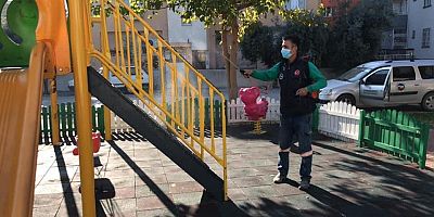 Ceyhan Belediyesi Çocuk Oyun Alanlarında Dezenfekte İşlemleri Aralıksız Devam Ediyor