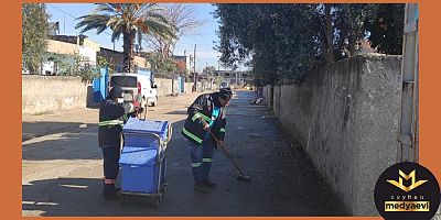Ceyhan Belediyesi hafta sonları yoğun temizlik hizmetlerine devam ediyor