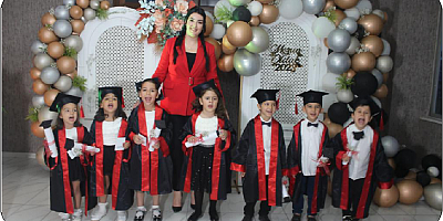 Eczacı Bahattin-Sevinç Erdinç Fen Lisesi anasınıfı ilk mezunlarını verdi. 