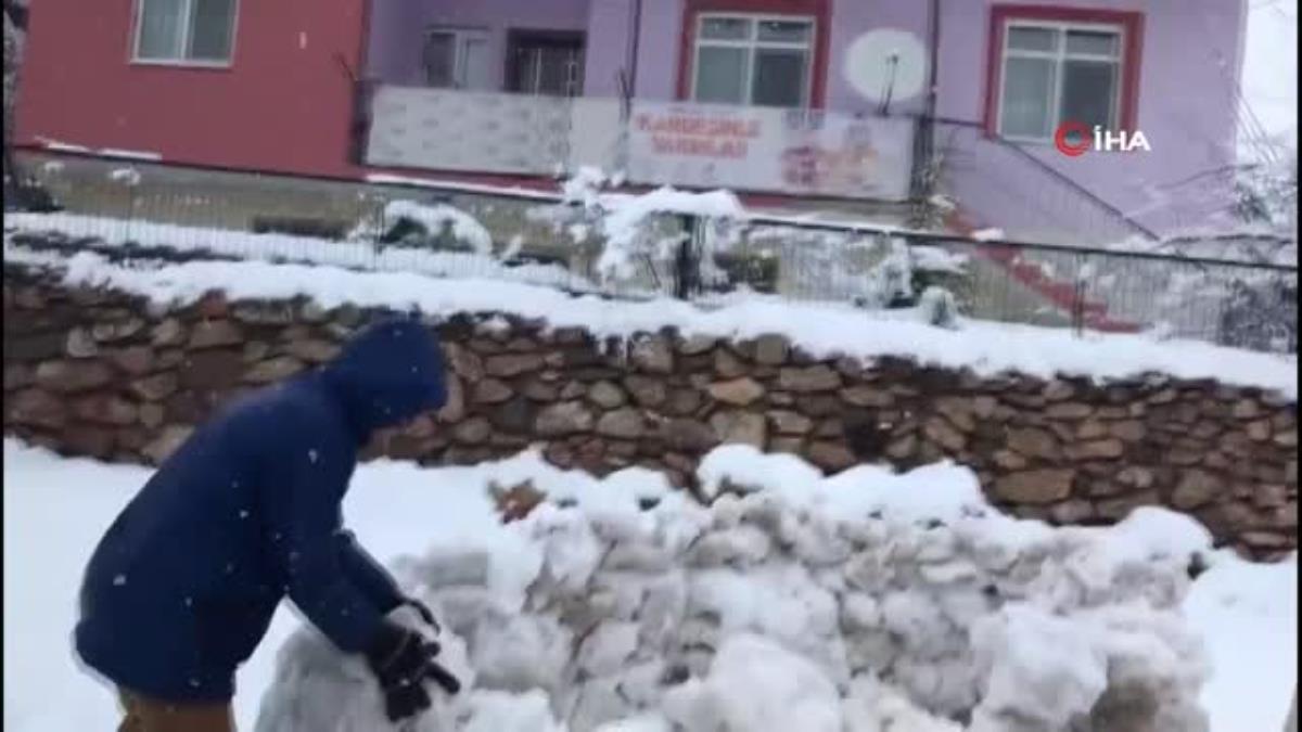 Tufanbeyli'de kar yağışı... Eğitime verilen ara 1 gün daha uzatıldı